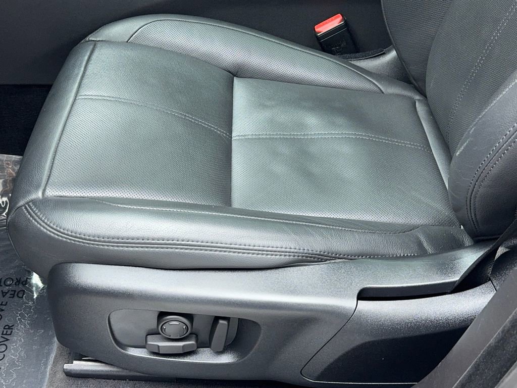 Used 2025 Land Rover Range Rover Velar Dynamic SE image 40