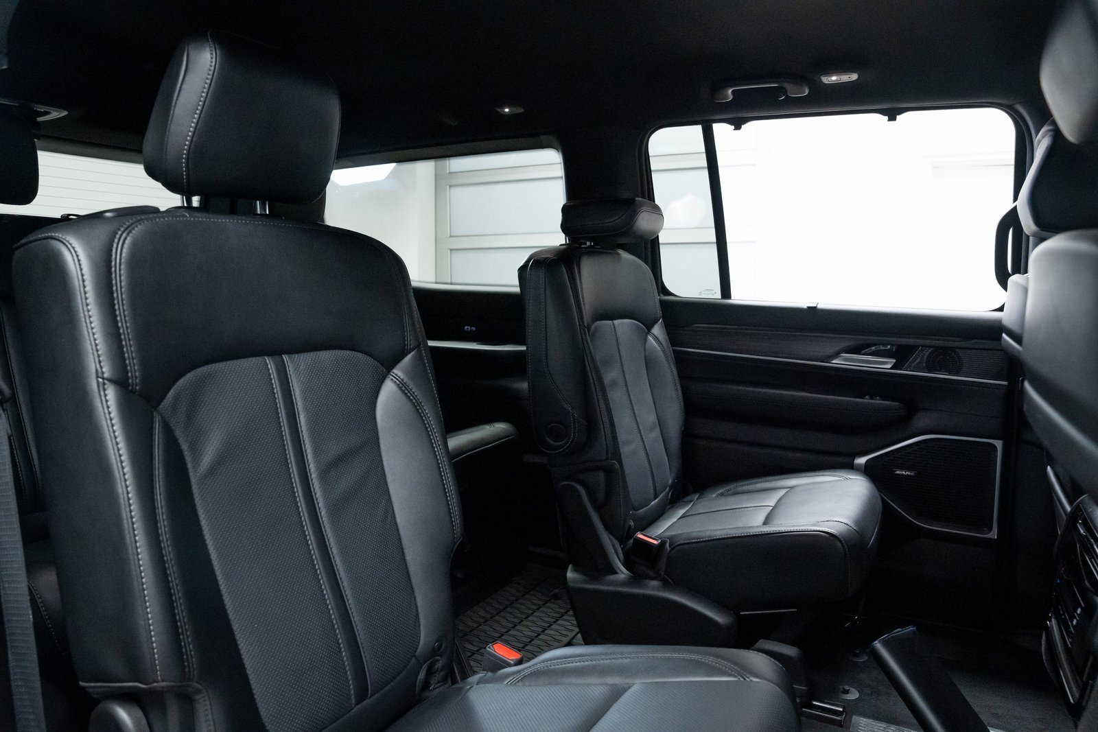 Used 2024 Jeep Wagoneer Series II w/ Convenience Group I image 23