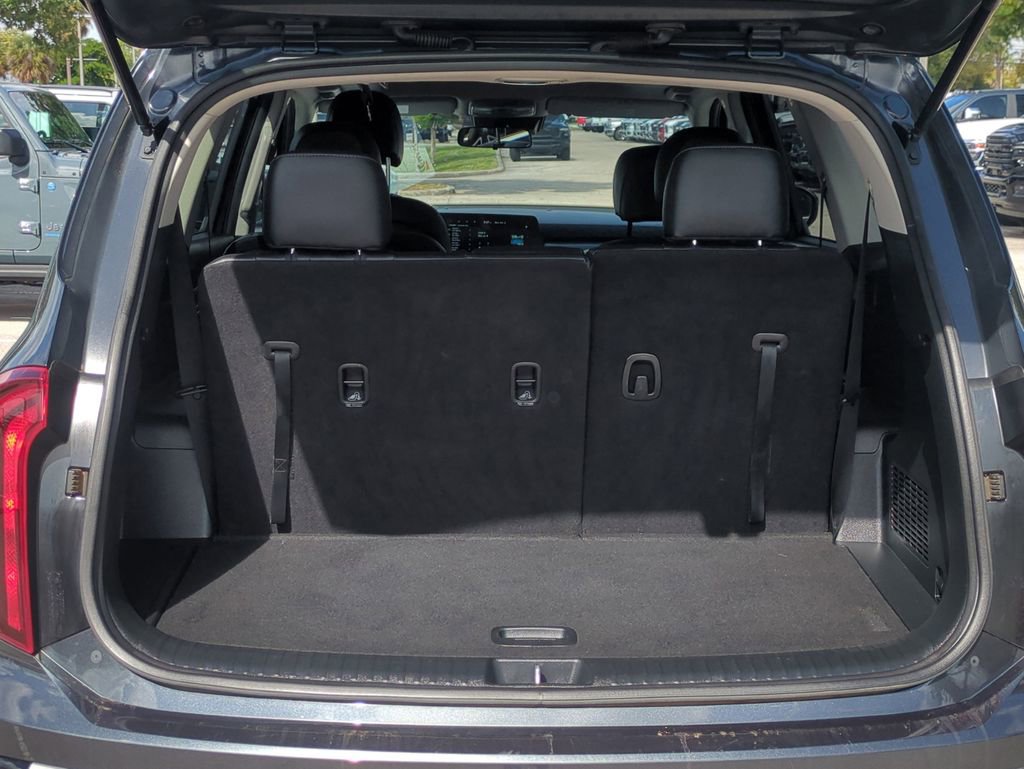 Used 2023 Kia Telluride S w/ S Sunroof Package FWD image 14