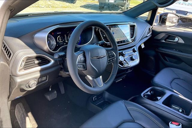 New 2026 Chrysler Pacifica Select image 7