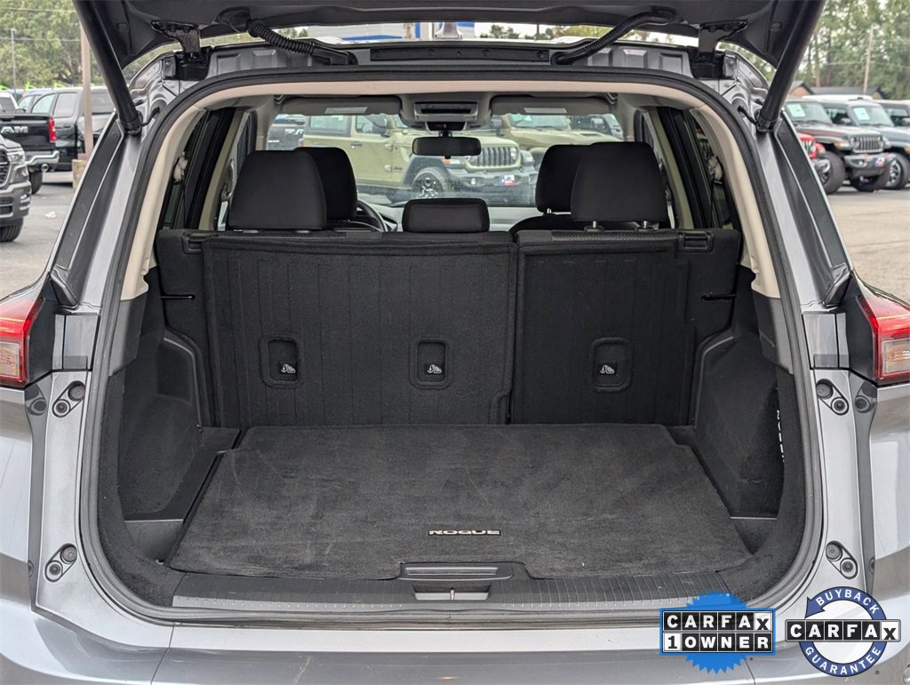 Used 2024 Nissan Rogue SV image 9