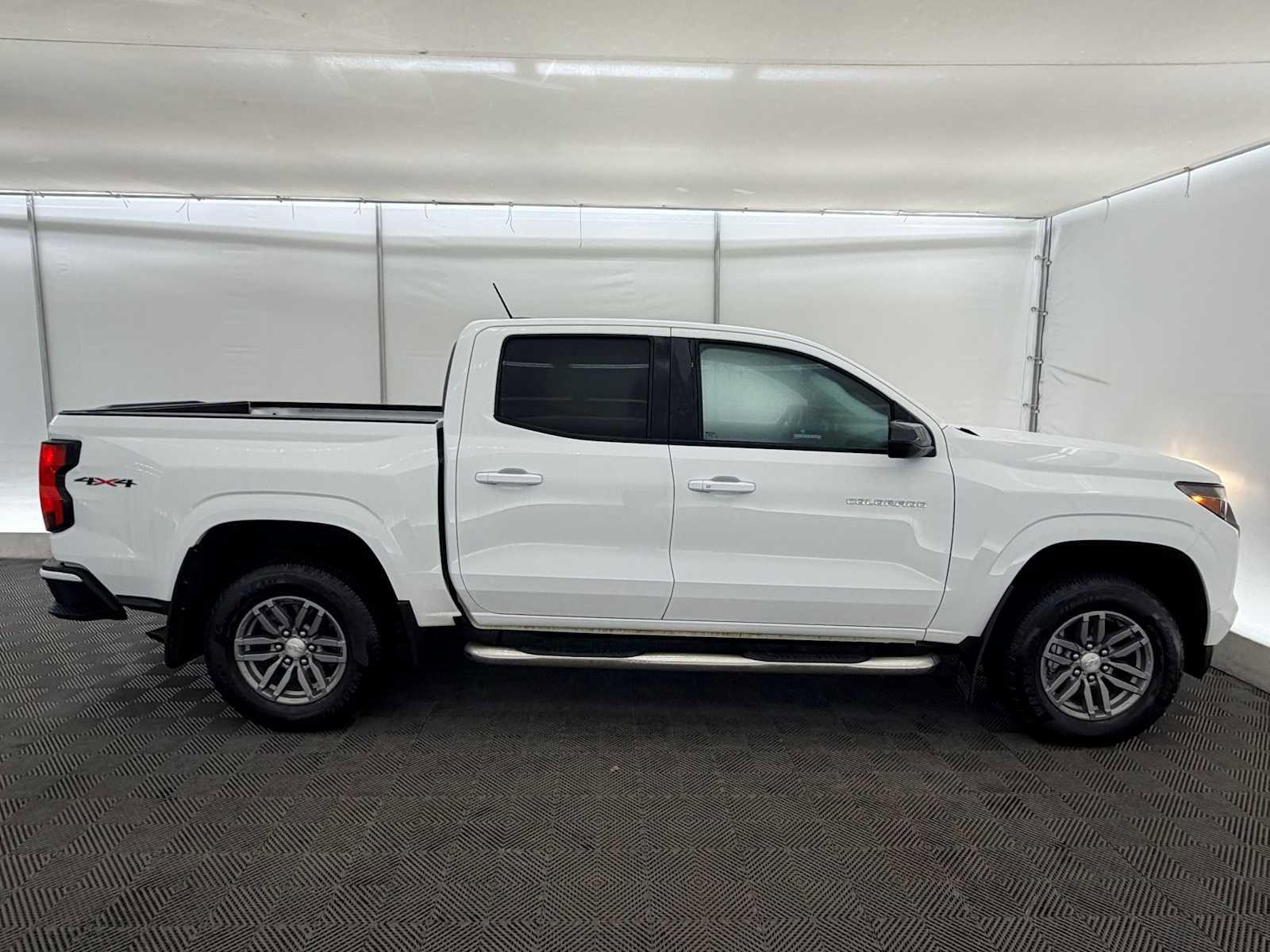 Used 2024 Chevrolet Colorado LT w/ LT Convenience Package II image 7