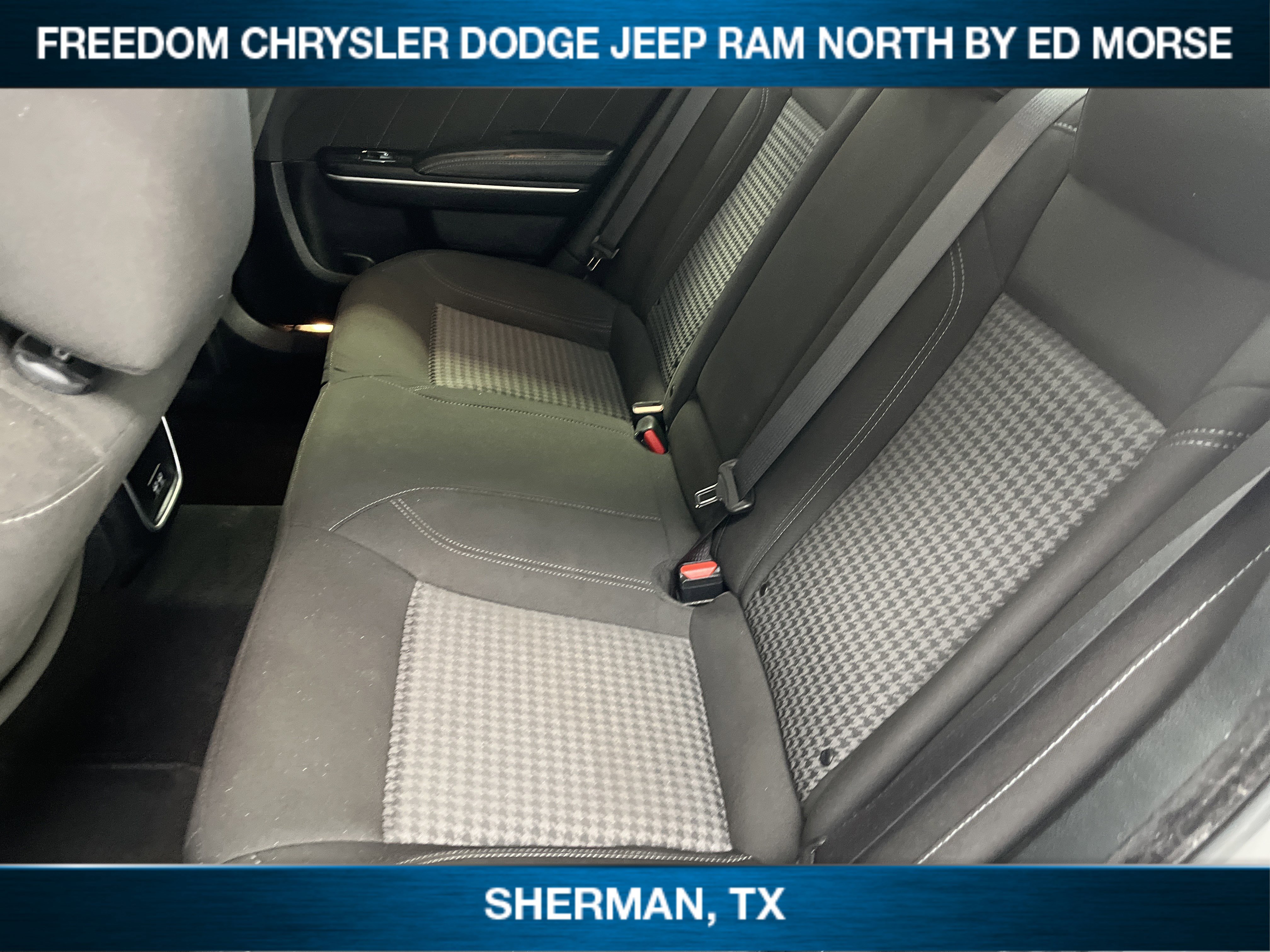 Used 2023 Dodge Charger SXT image 9