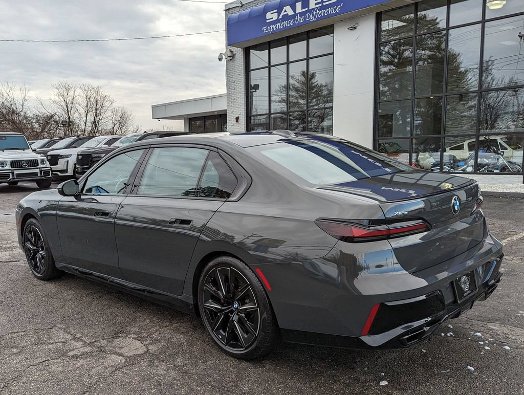 Used 2023 BMW 760i xDrive AWD/4WD image 10