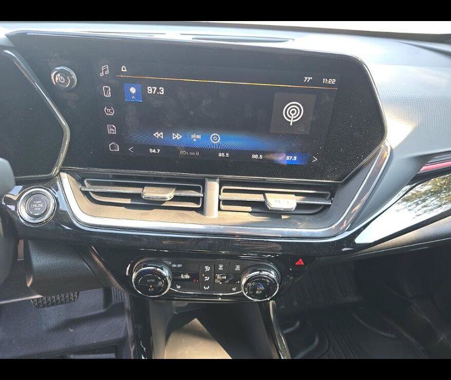 Used 2025 Chevrolet Trax RS w/ Driver Confidence Package FWD image 6