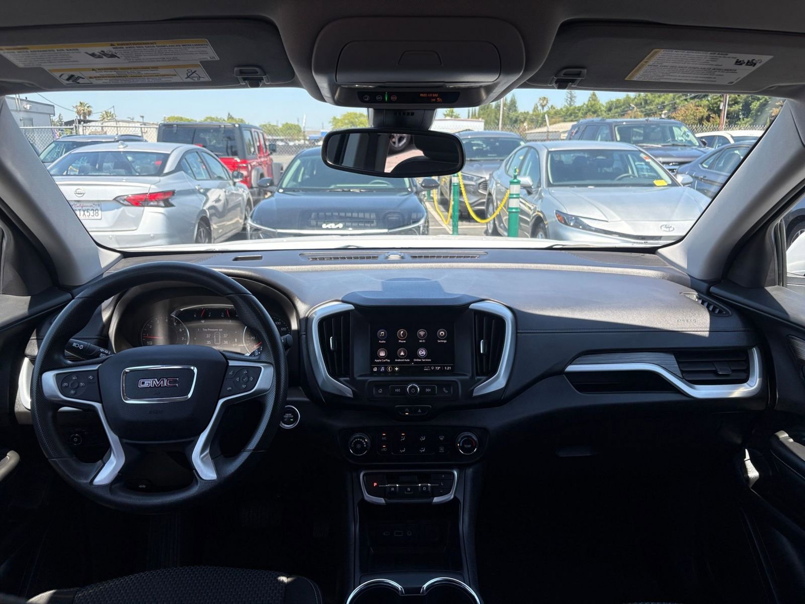 Used 2024 GMC Terrain SLE FWD image 32