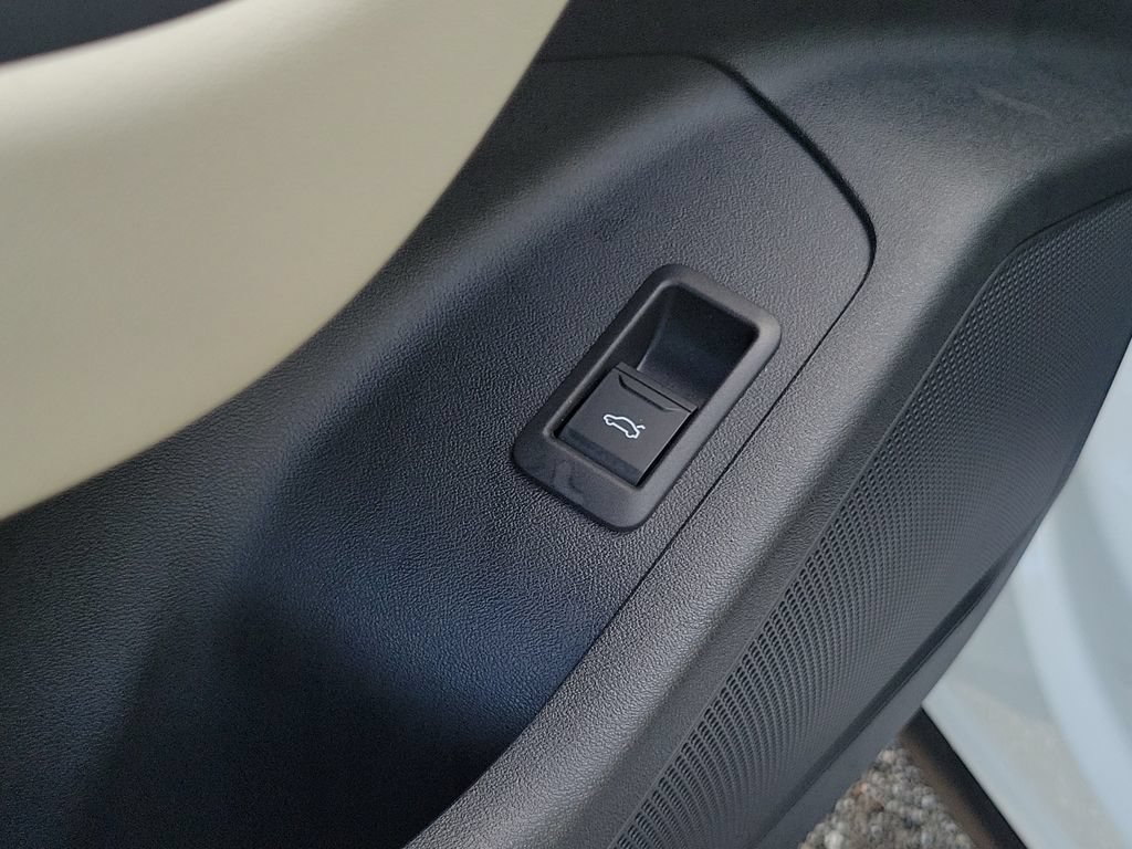 Certified 2025 Audi Q6 e-tron Premium AWD/4WD image 20