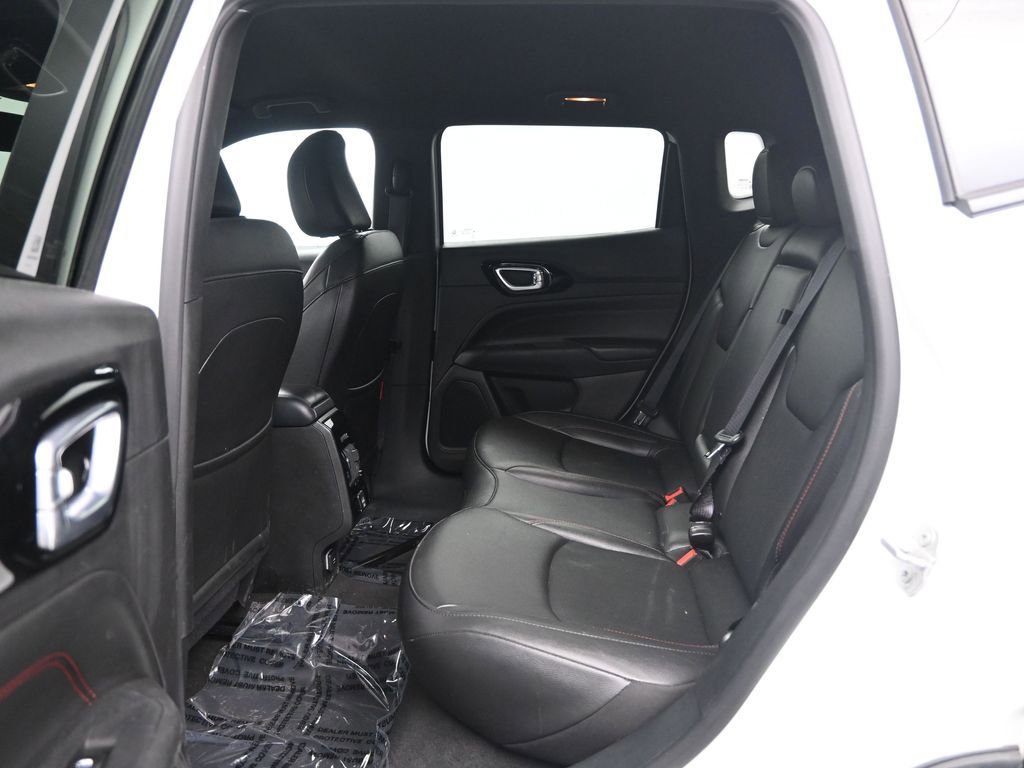 Used 2025 Jeep Compass Trailhawk image 29