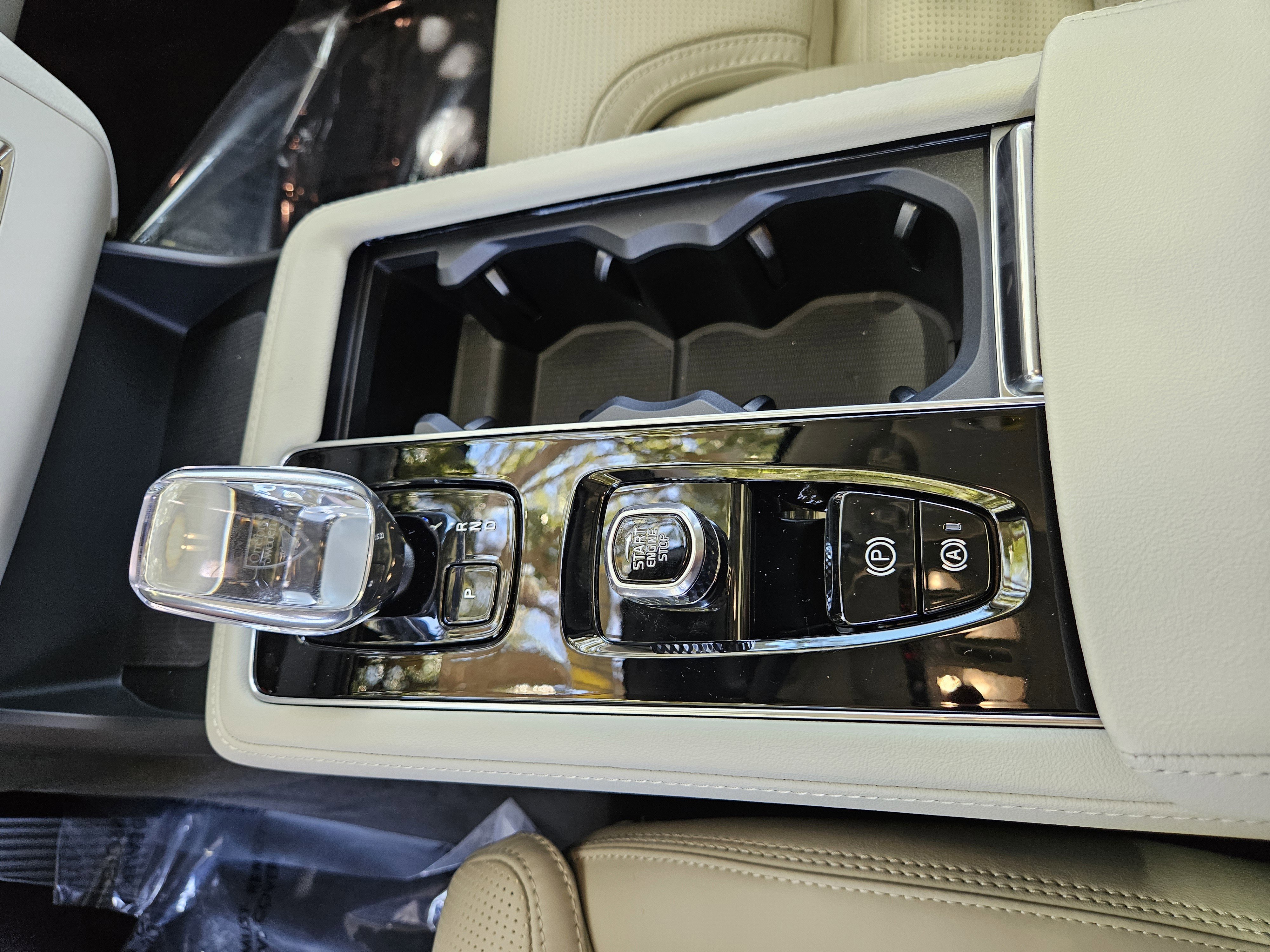 New 2026 Volvo XC90 B6 Ultra image 31