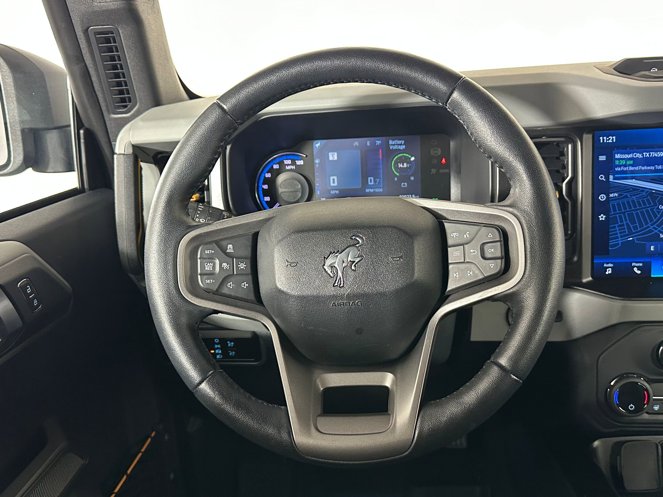 Used 2023 Ford Bronco Badlands image 14