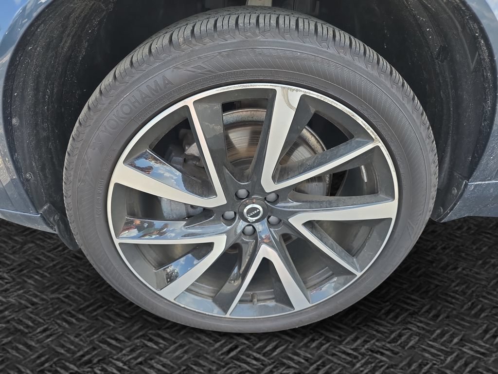 Used 2025 Volvo XC90 B6 Plus w/ Protection Package AWD/4WD image 11