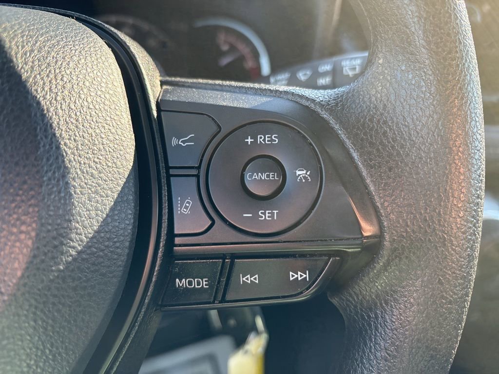 Used 2023 Toyota RAV4 LE image 13