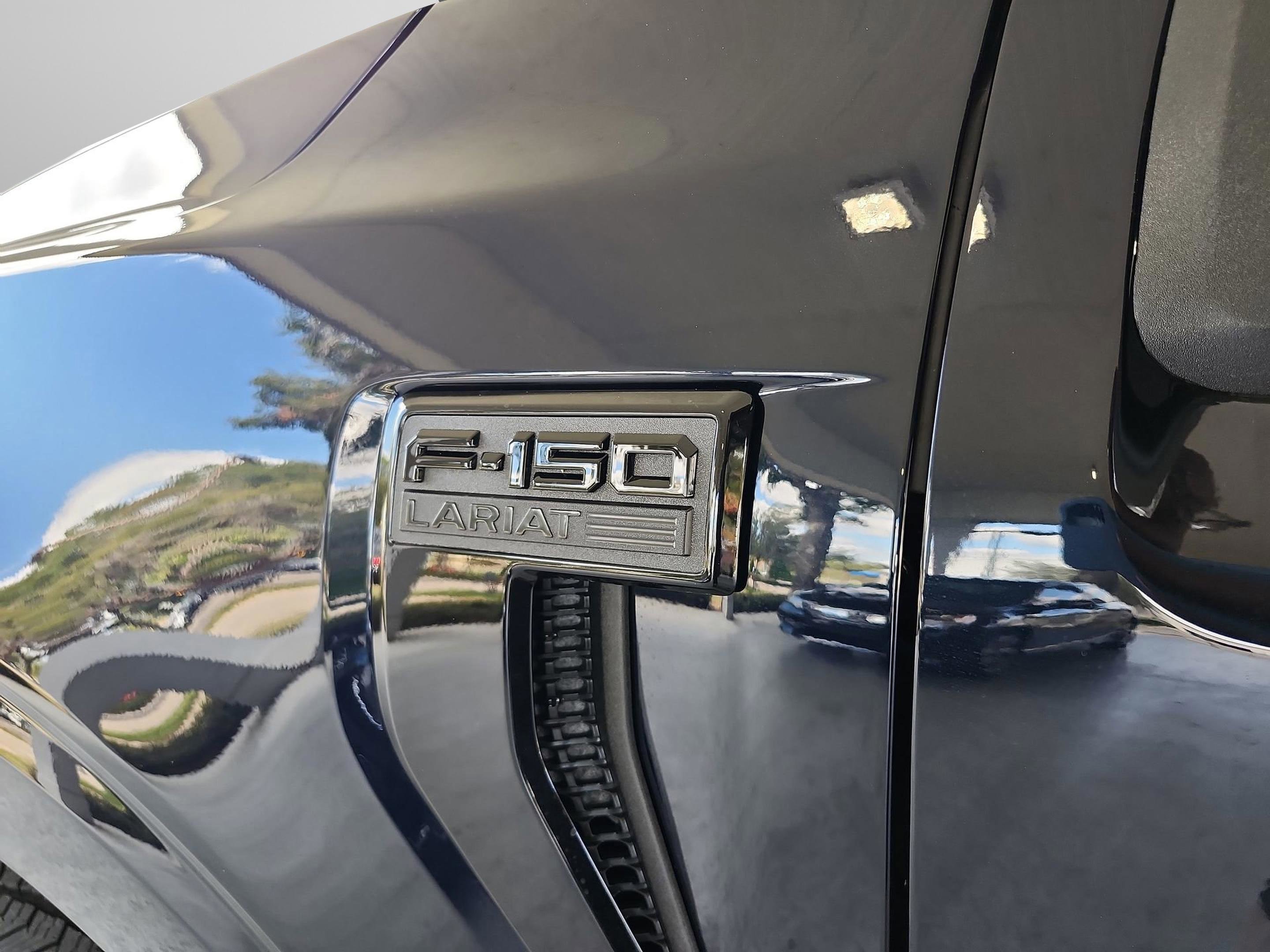 New 2025 Ford F150 Lariat w/ Equipment Group 502A High image 28