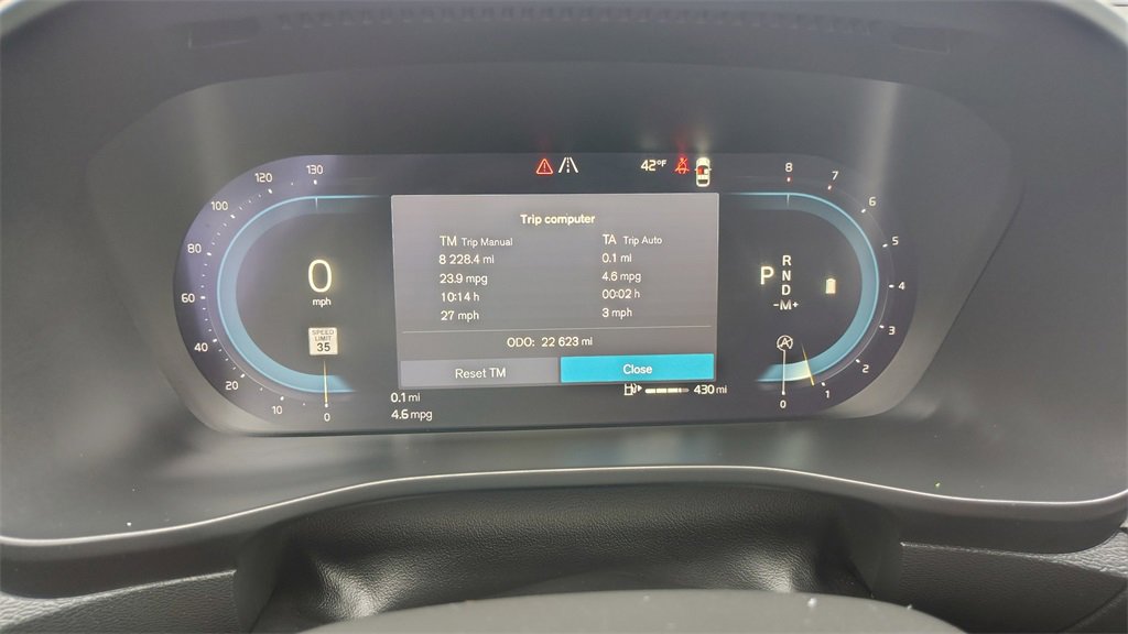 Certified 2025 Volvo XC40 B5 Plus image 13