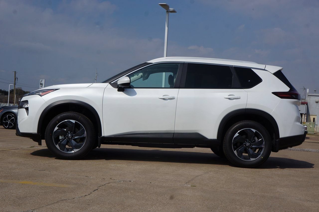 Certified 2024 Nissan Rogue SV w/ SV Premium Package AWD/4WD image 5