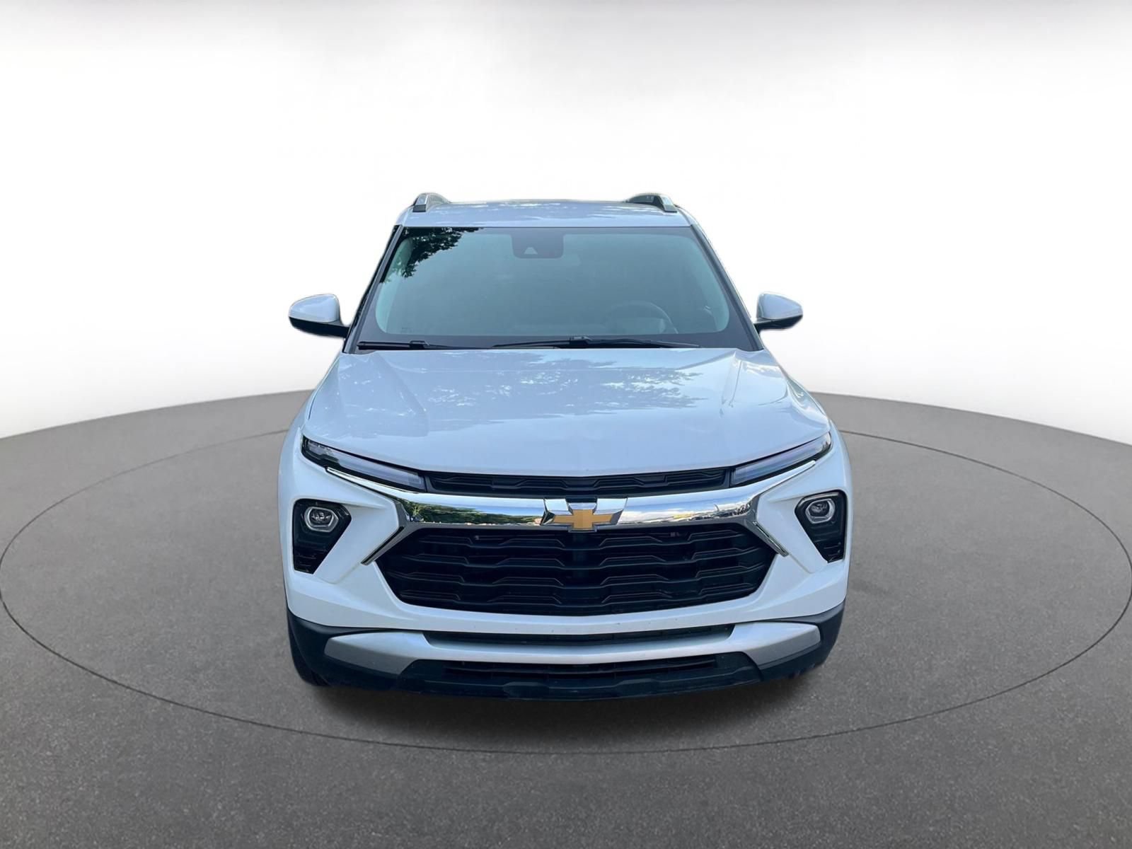 Used 2025 Chevrolet TrailBlazer LT FWD image 3