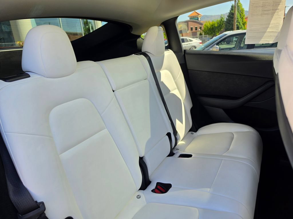 Used 2023 Tesla Model Y Performance AWD/4WD image 11