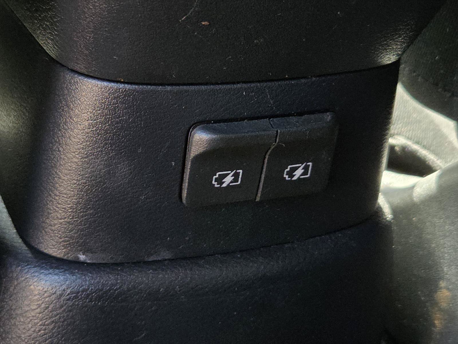 Used 2020 Nissan Kicks SV FWD image 14