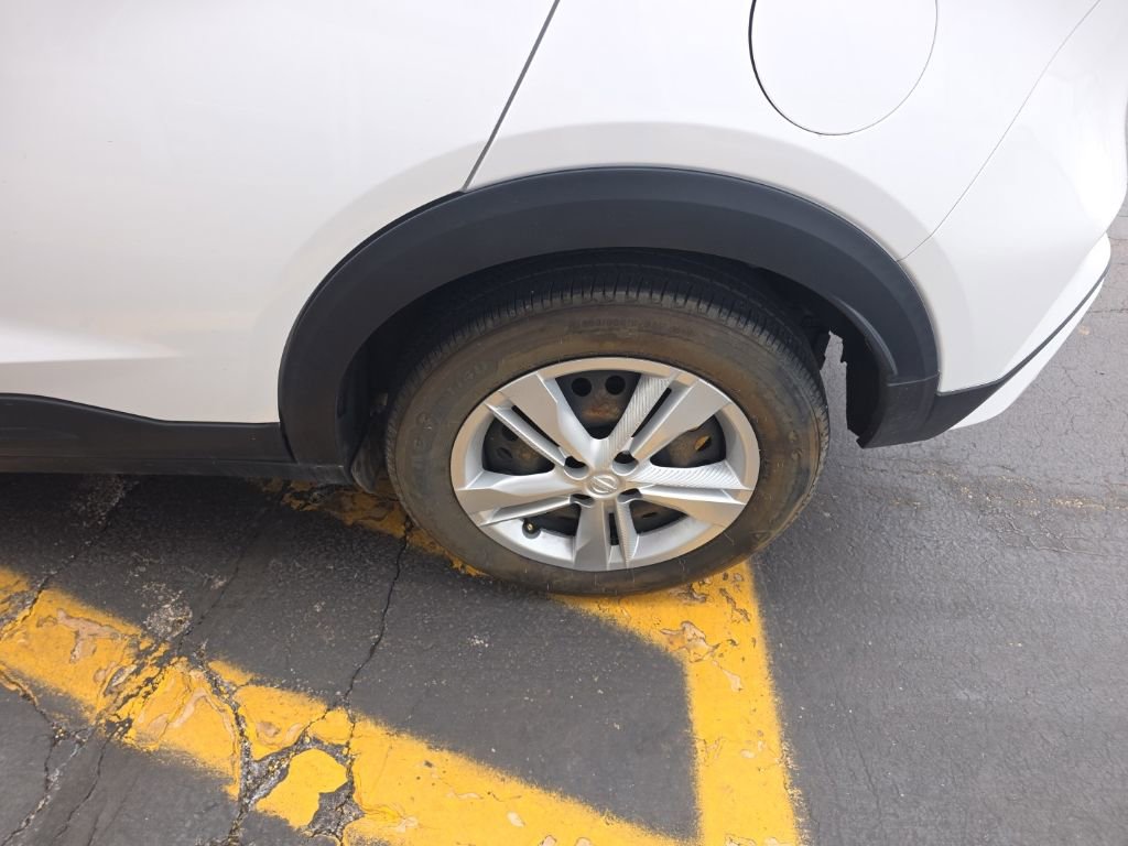 Used 2022 Nissan Kicks S image 10