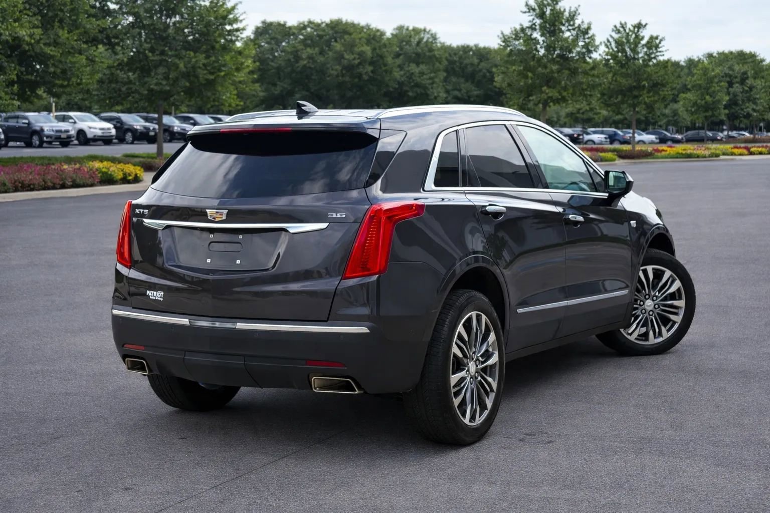 Used 2017 Cadillac XT5 Premium Luxury w/ Driver Assist Package image 6