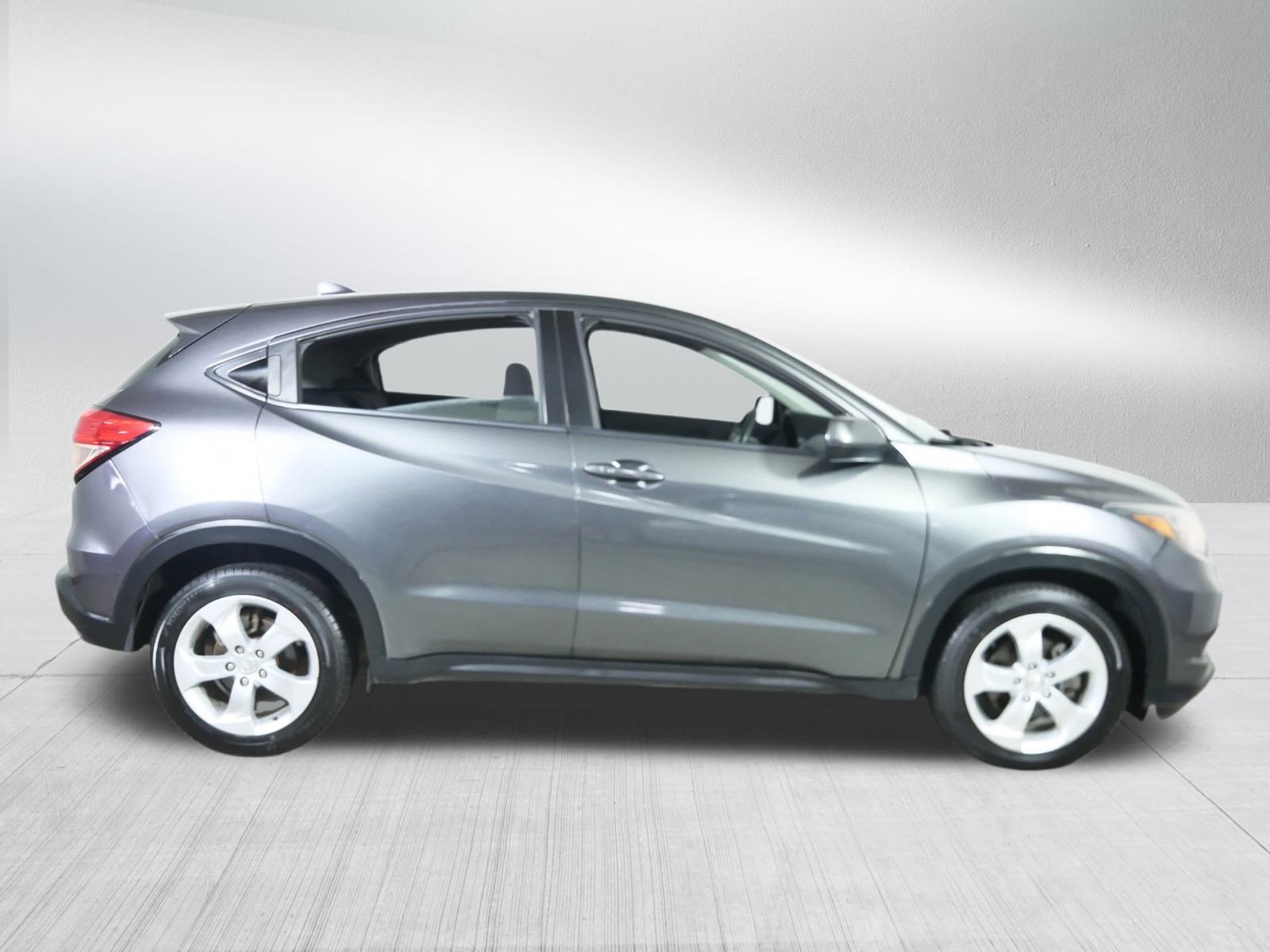 Used 2016 Honda HR-V LX image 8