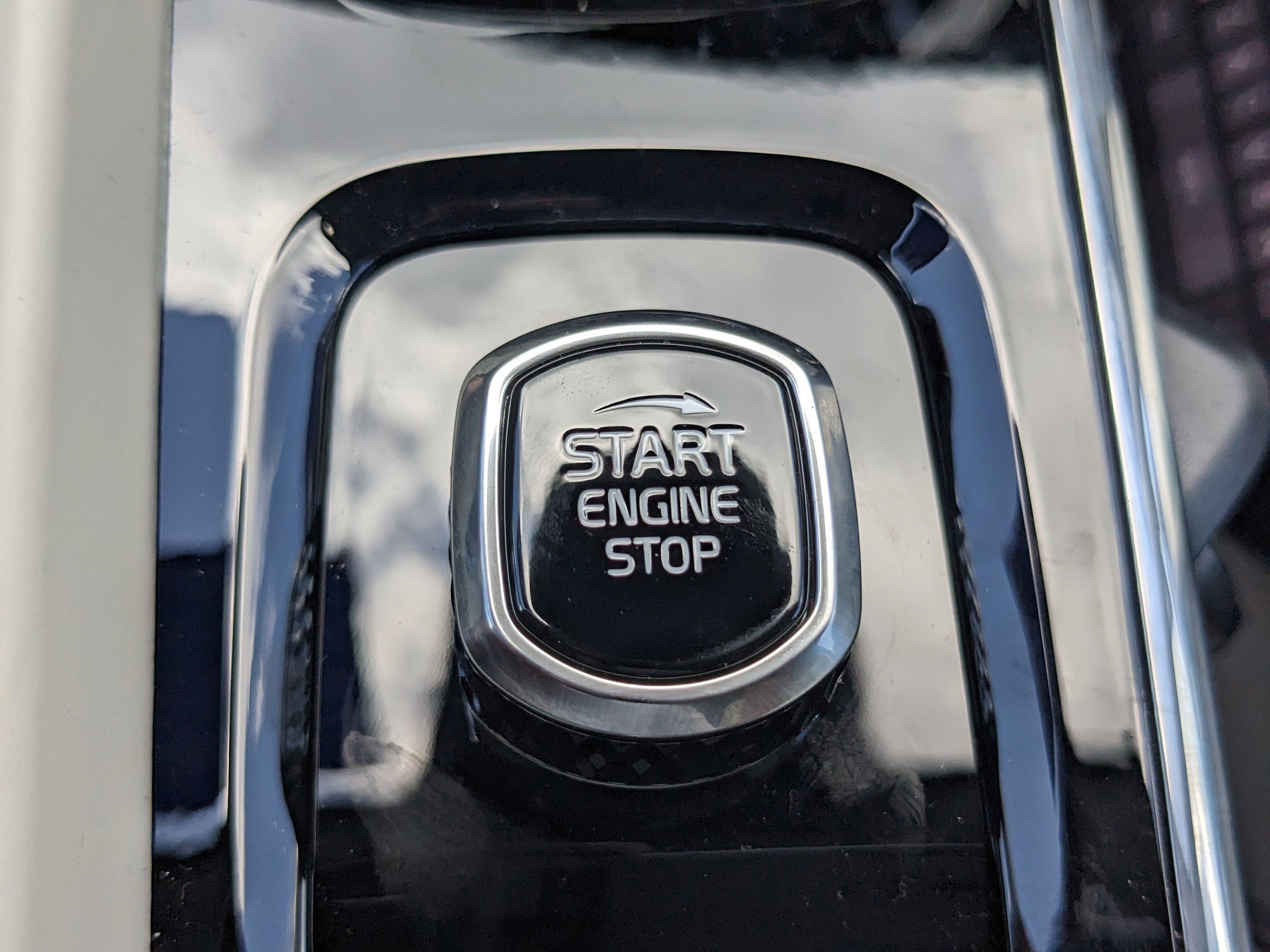 New 2025 Volvo XC60 T8 Core image 28