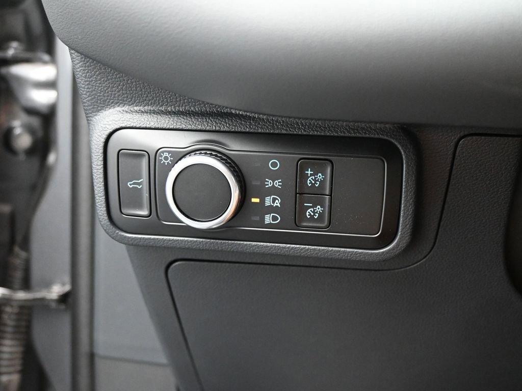 New 2025 Ford Explorer Active image 13