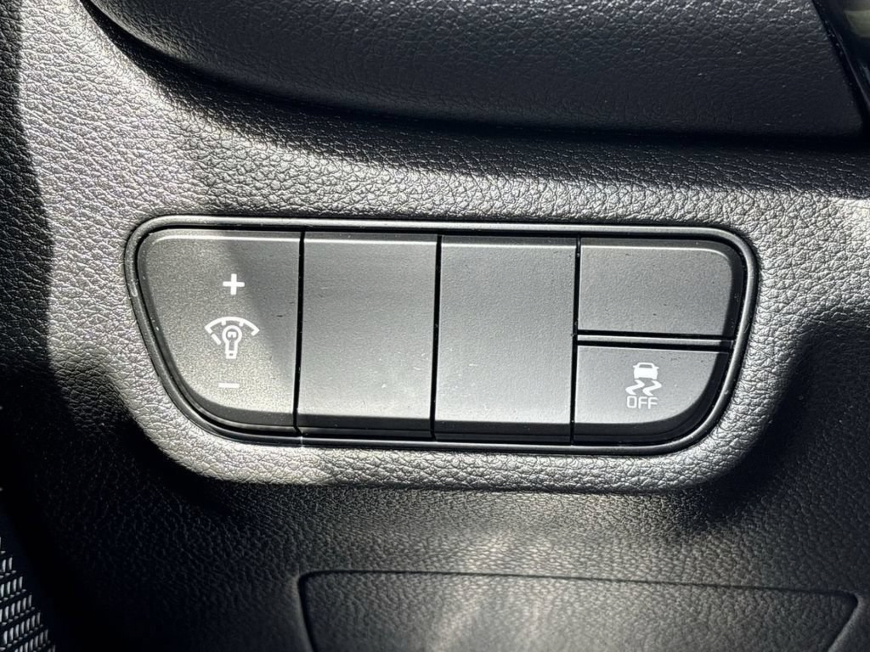 Used 2024 Kia Seltos X-Line AWD/4WD image 32