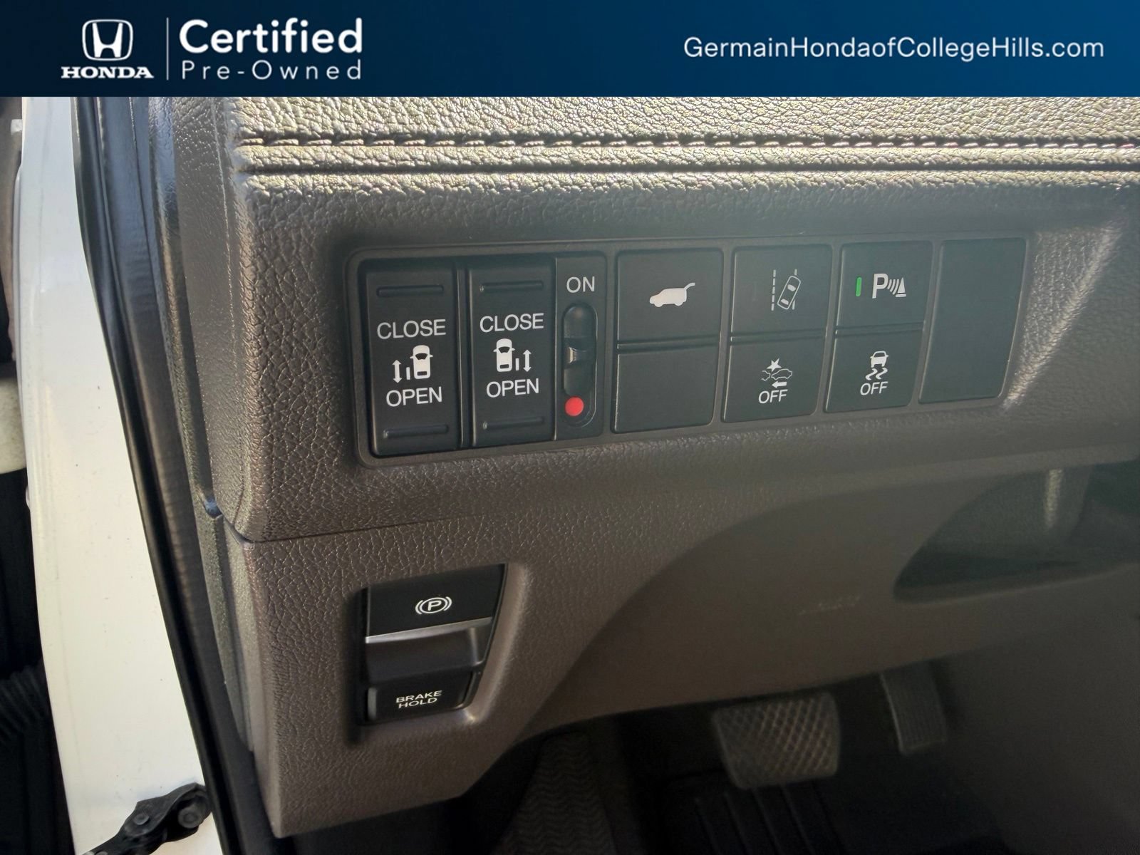 Used 2018 Honda Odyssey Elite image 18