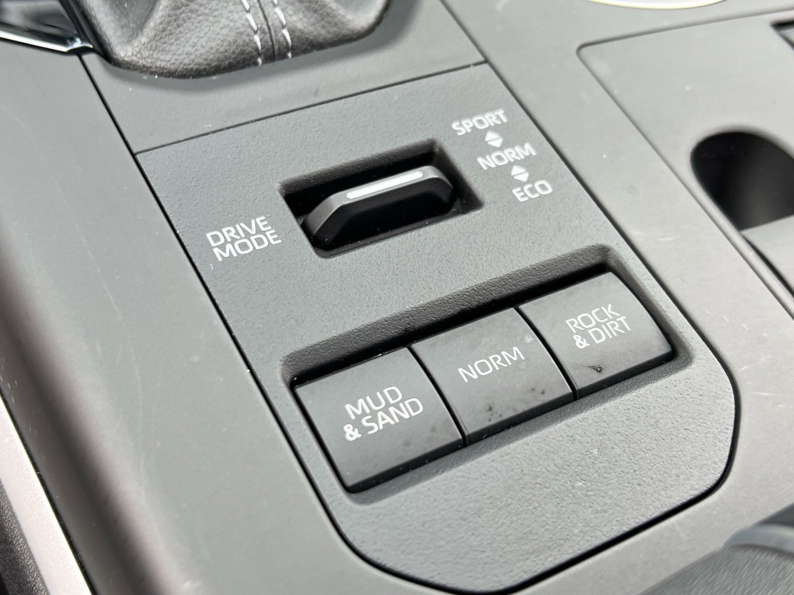 Used 2024 Toyota Highlander XLE image 33