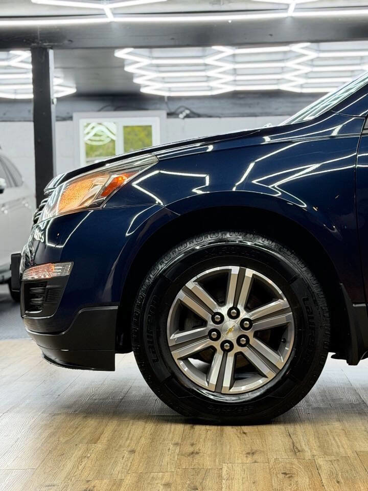 Used 2017 Chevrolet Traverse LS FWD image 14