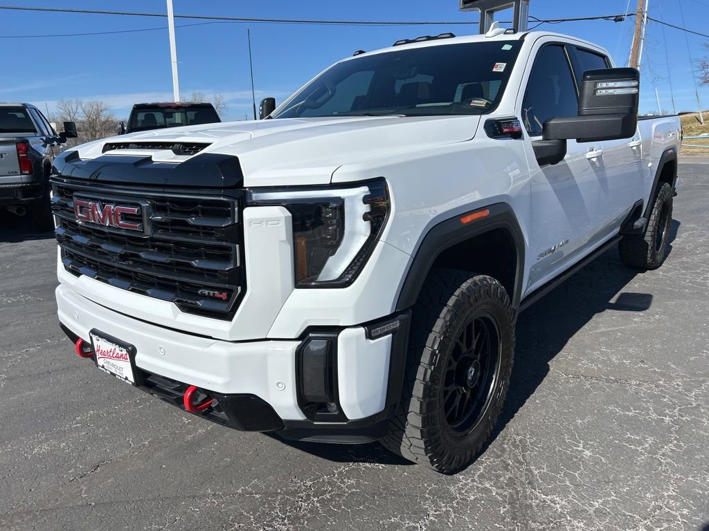 Used 2024 GMC Sierra 2500 AT4 w/ AT4 Premium Plus Package image 9