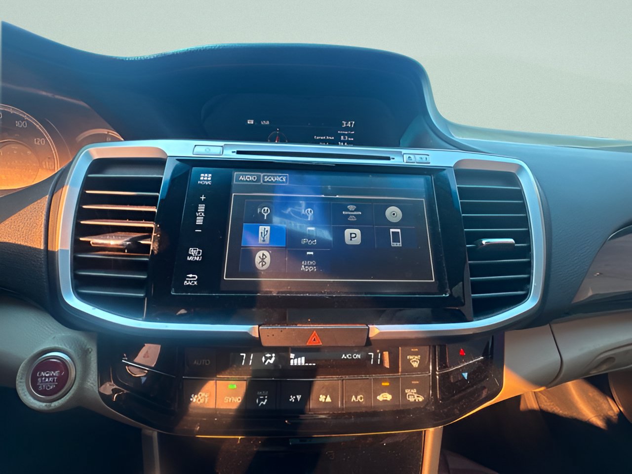 Used 2017 Honda Accord EX-L image 18