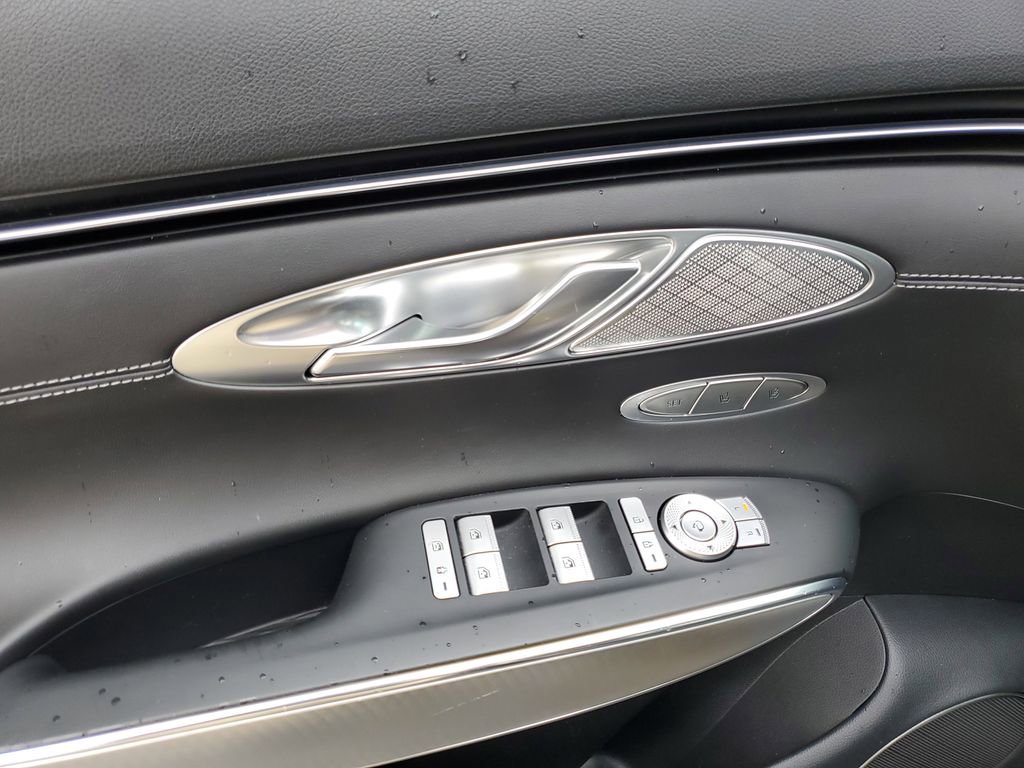 Used 2023 Genesis GV70 2.5T w/ Select Package image 21