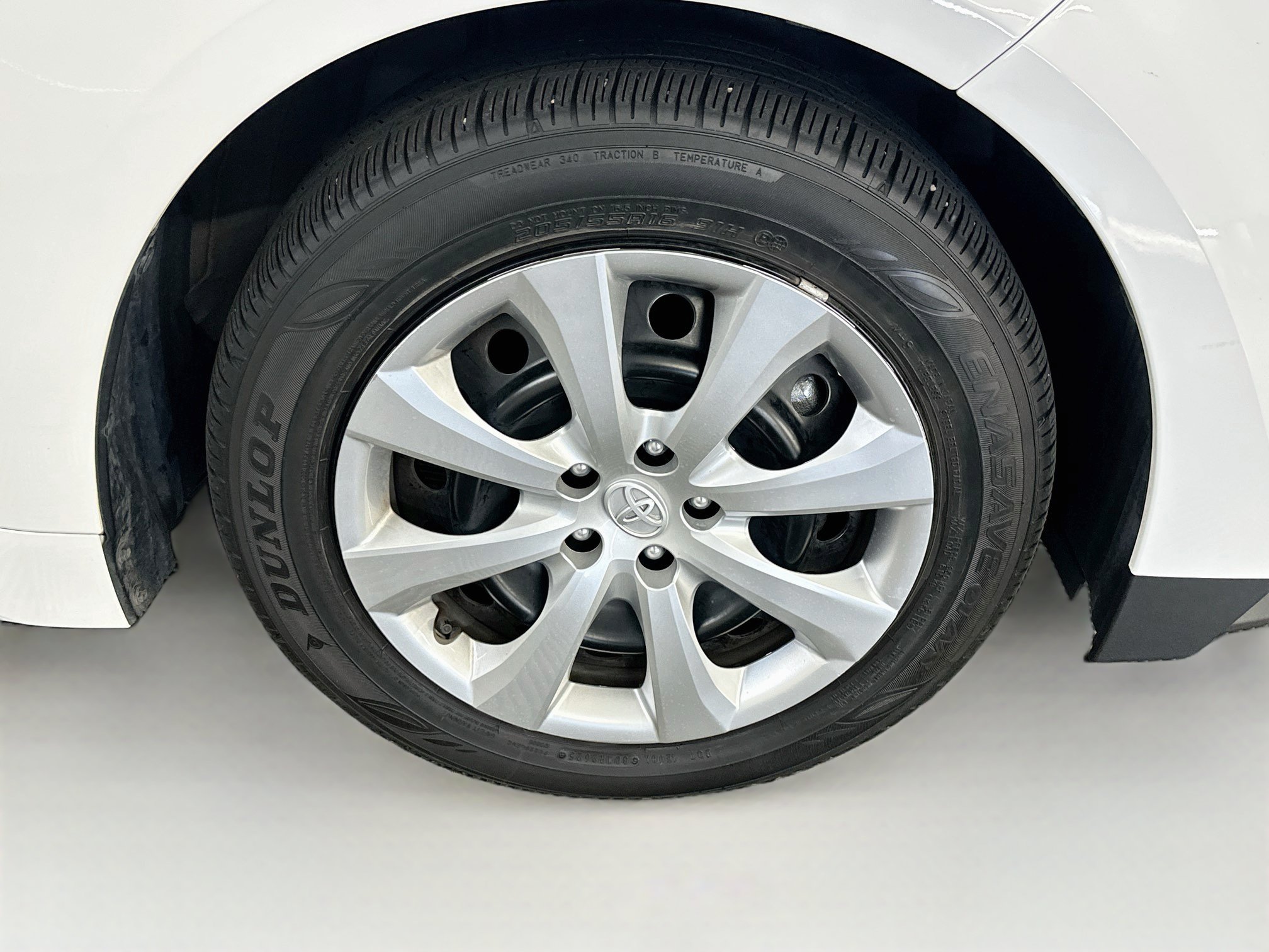 Used 2026 Toyota Corolla LE FWD image 11