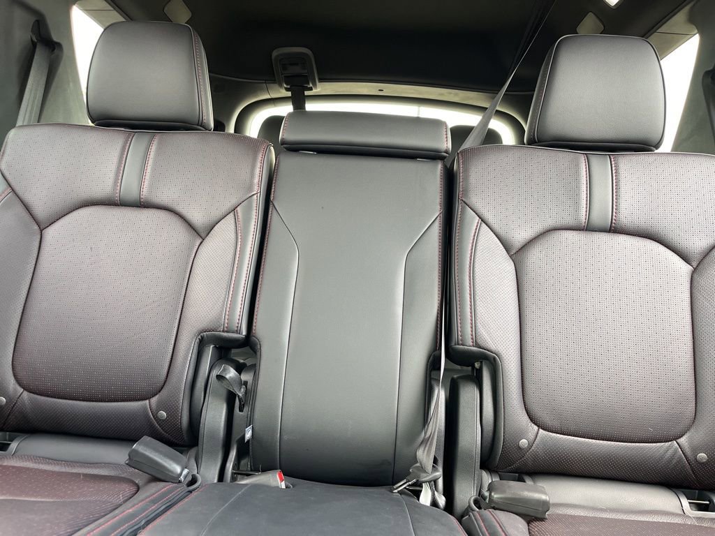 Used 2025 Honda Pilot Black Edition image 26