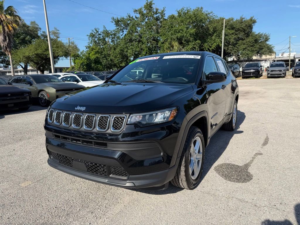 Used 2023 Jeep Compass Sport AWD/4WD image 2
