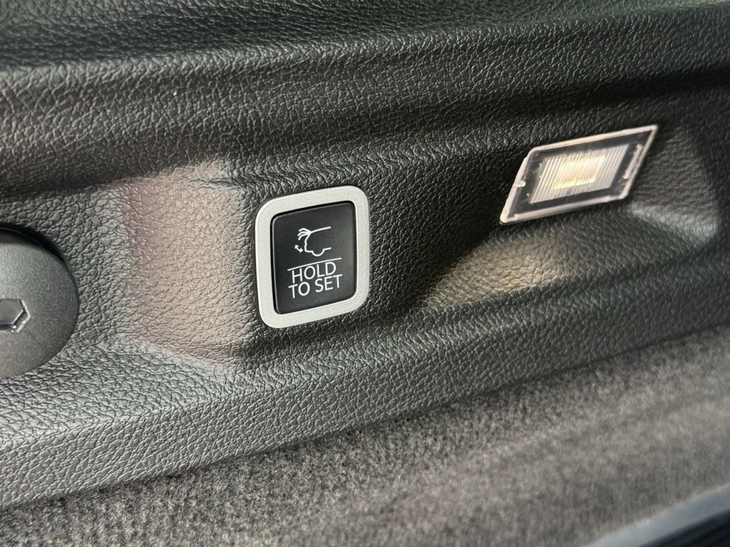 Used 2021 Jeep Grand Cherokee L Overland RWD image 32