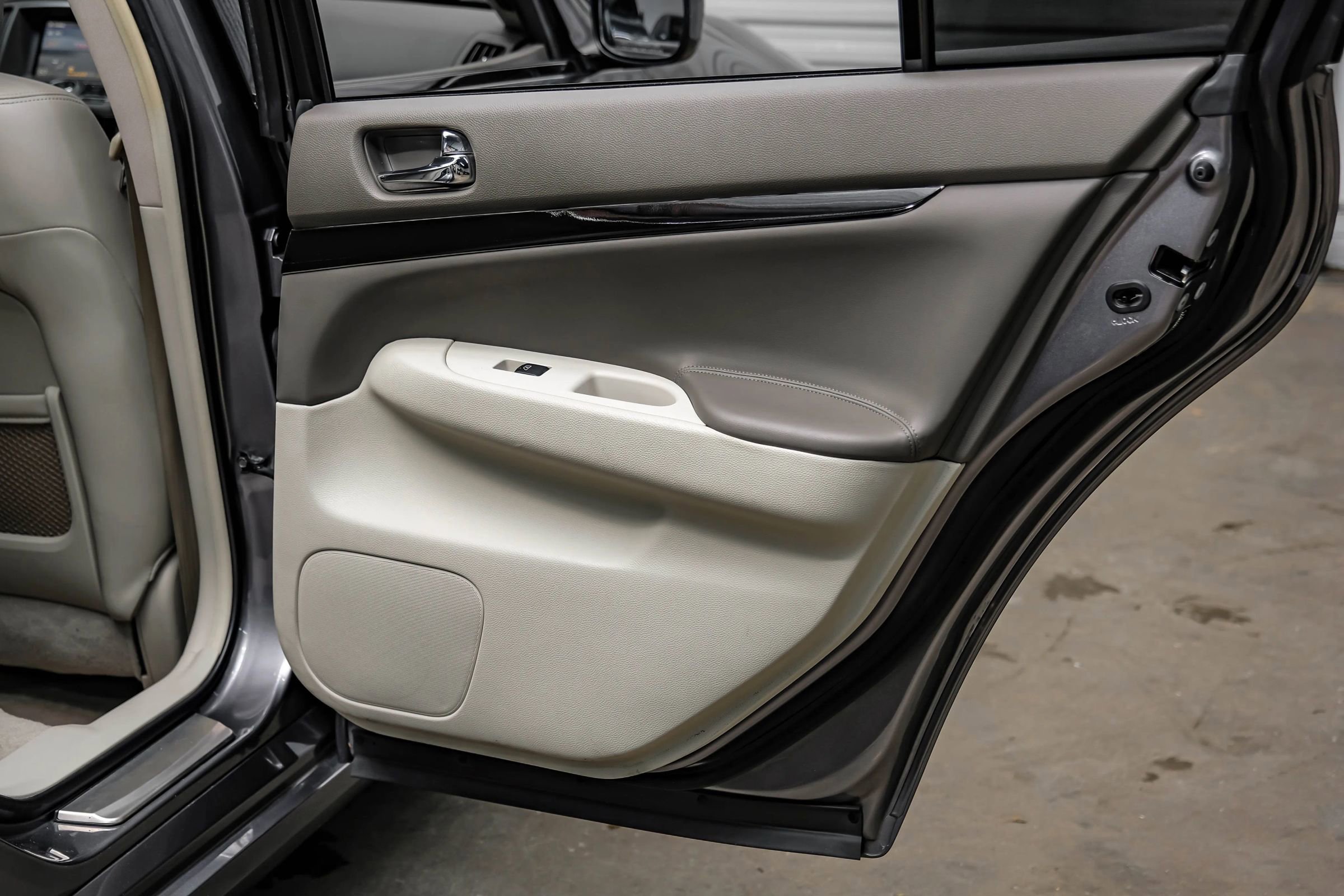 Used 2015 INFINITI Q40 image 58