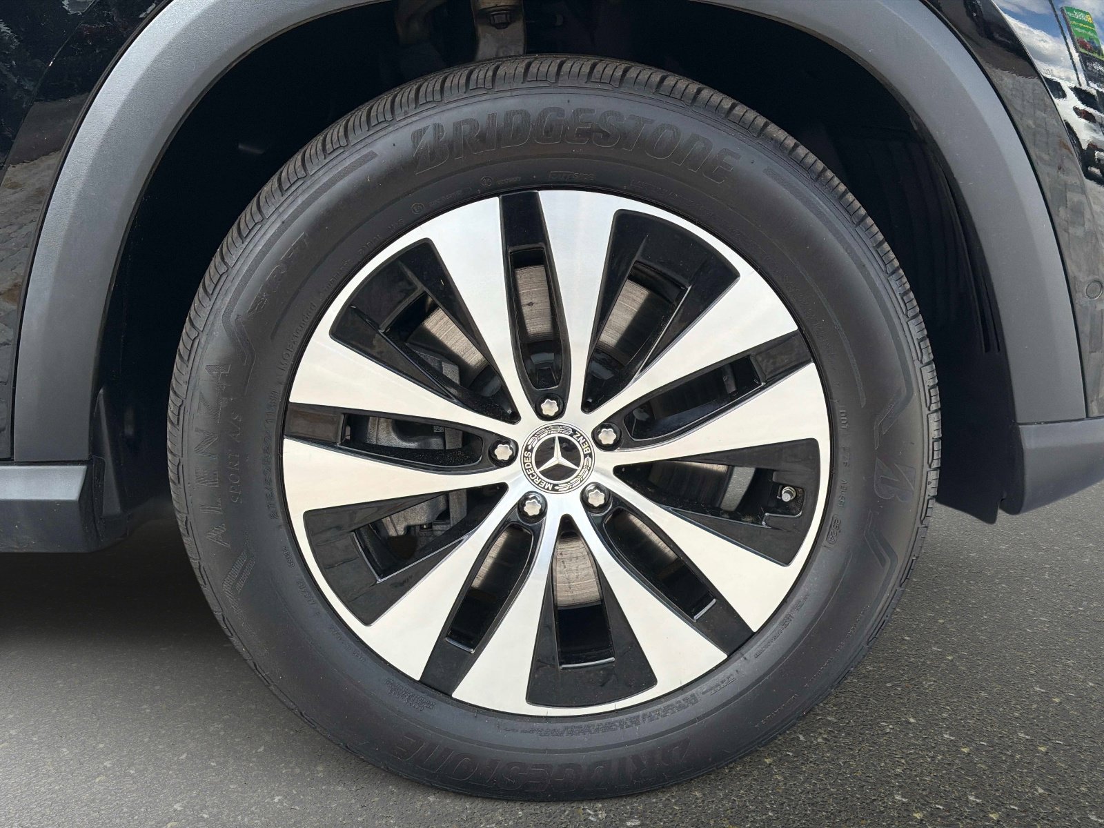 Used 2025 Mercedes-Benz GLE 450e 4MATIC image 11