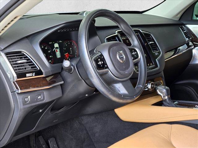Used 2016 Volvo XC90 T6 Momentum w/ Momentum Plus Package AWD/4WD image 9