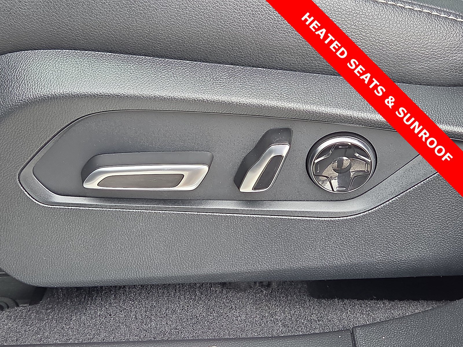 Used 2025 Acura RDX SH-AWD image 14