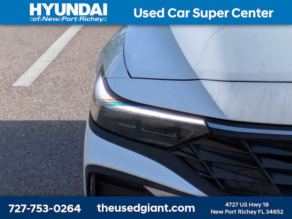 Used 2025 Hyundai Elantra Sport image 9
