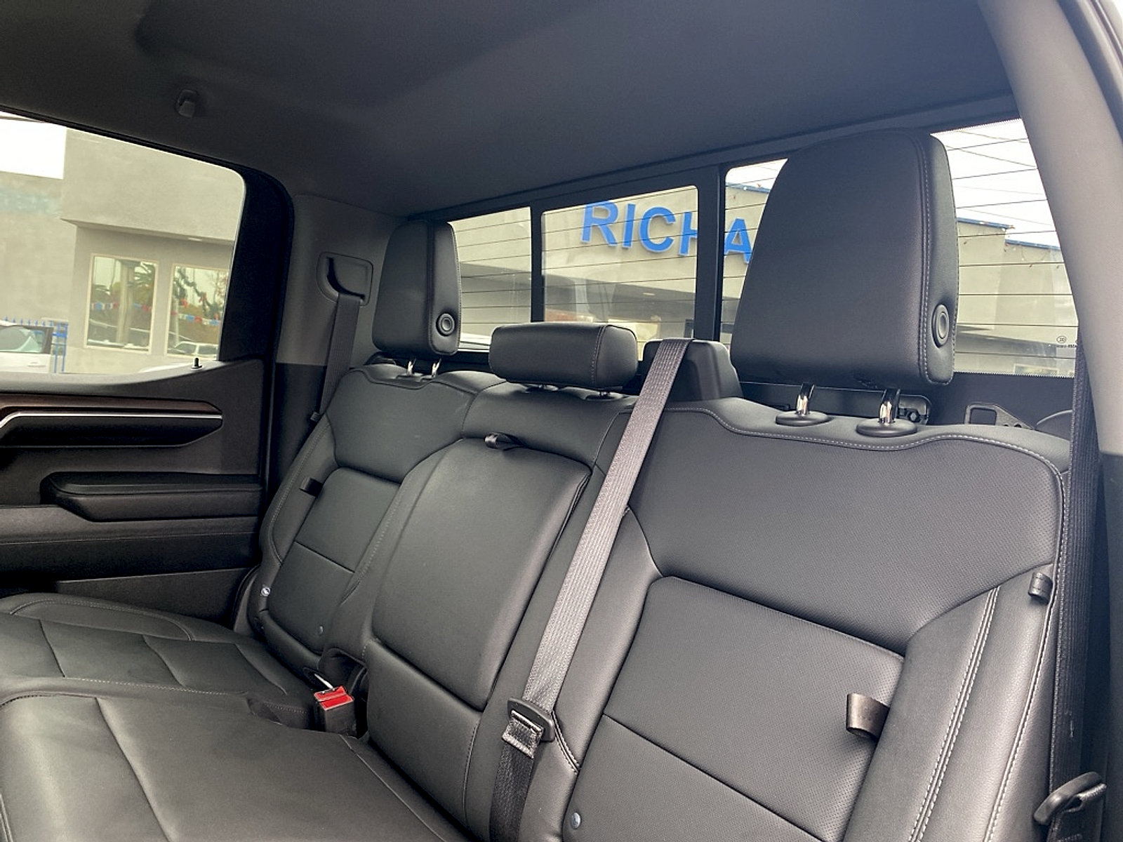 Used 2022 GMC Sierra 1500 SLT w/ SLT Premium Plus Package AWD/4WD image 14