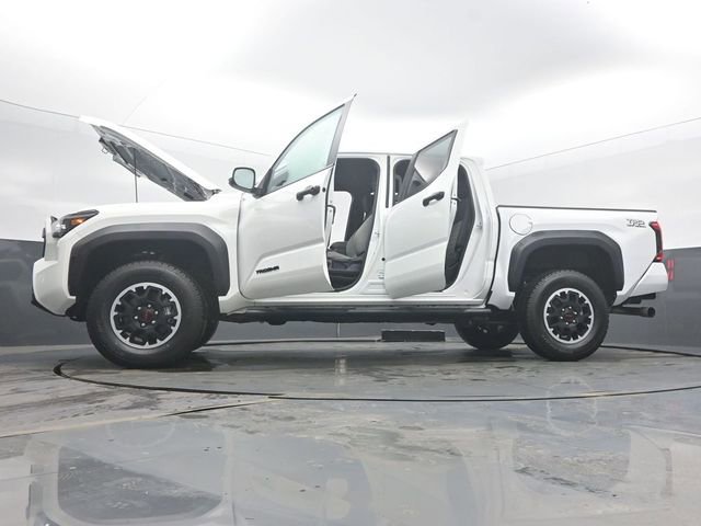 Used 2025 Toyota Tacoma TRD Off-Road AWD/4WD image 59