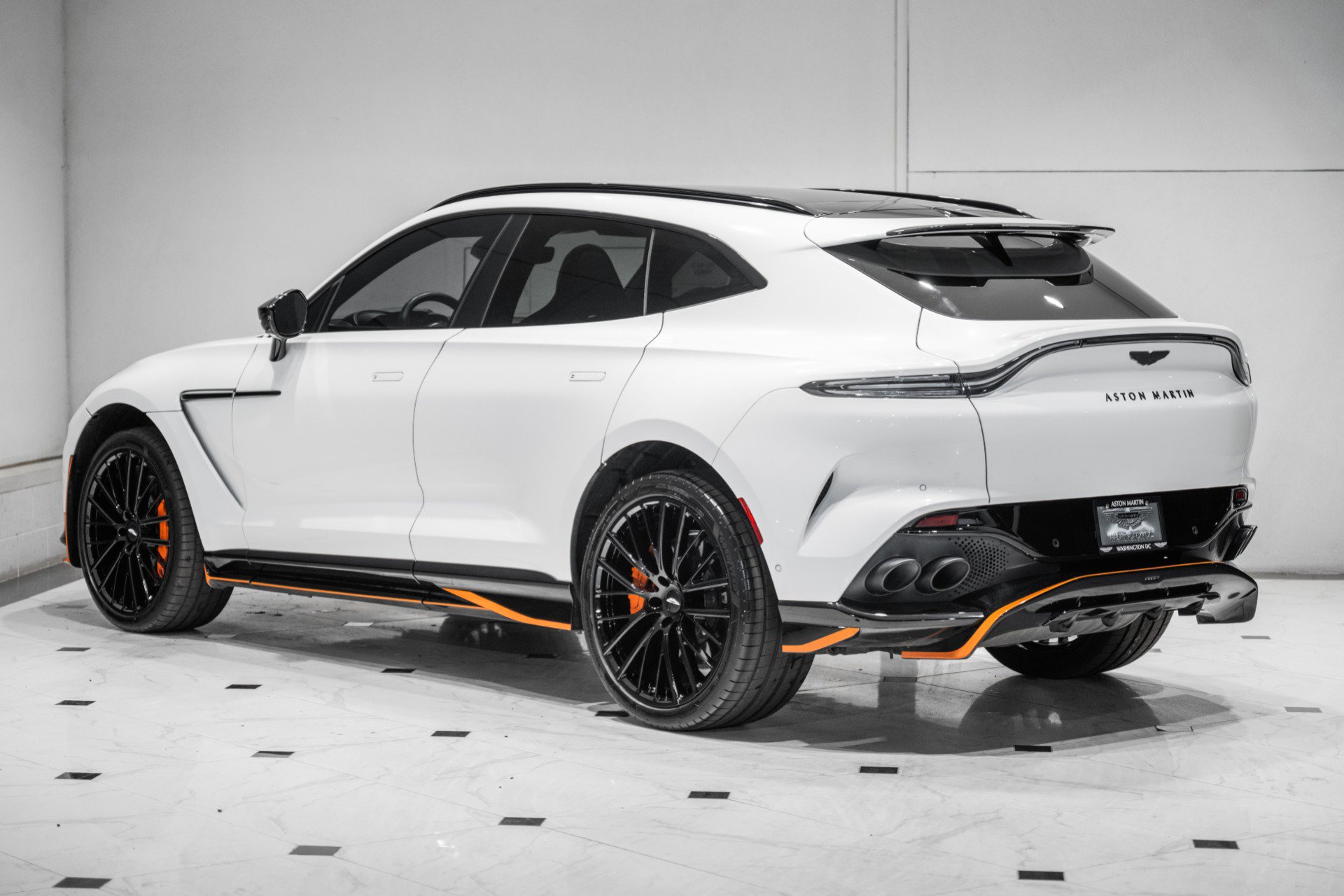 Used 2023 Aston Martin DBX 707 AWD/4WD image 2