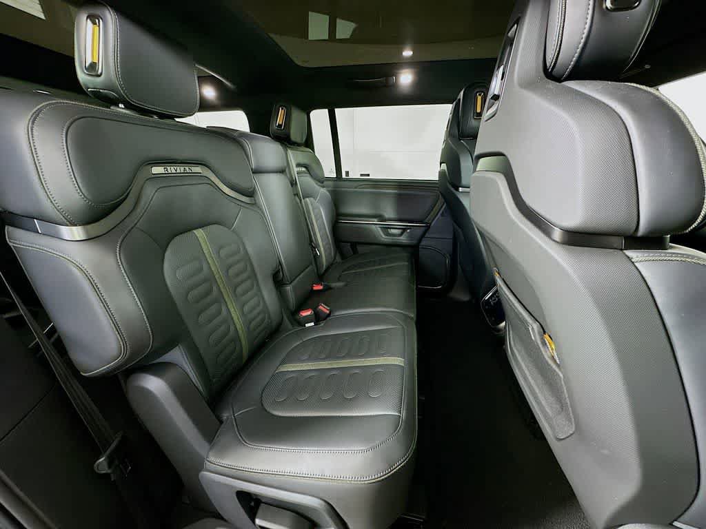 Used 2025 Rivian R1S Adventure image 30
