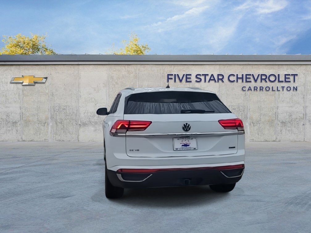 Used 2020 Volkswagen Atlas Cross Sport SE w/ Towing Package image 7