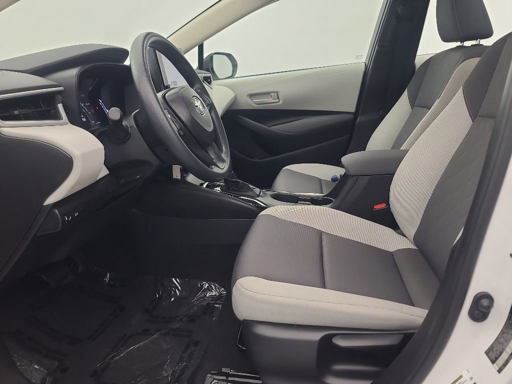 Used 2026 Toyota Corolla LE FWD image 25
