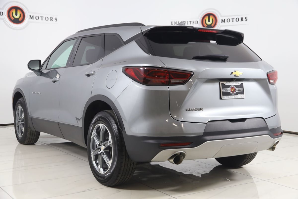 Used 2024 Chevrolet Blazer LT w/ Convenience Package FWD image 4